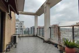 line9 hechuan rd. station2beds1bath big terrace