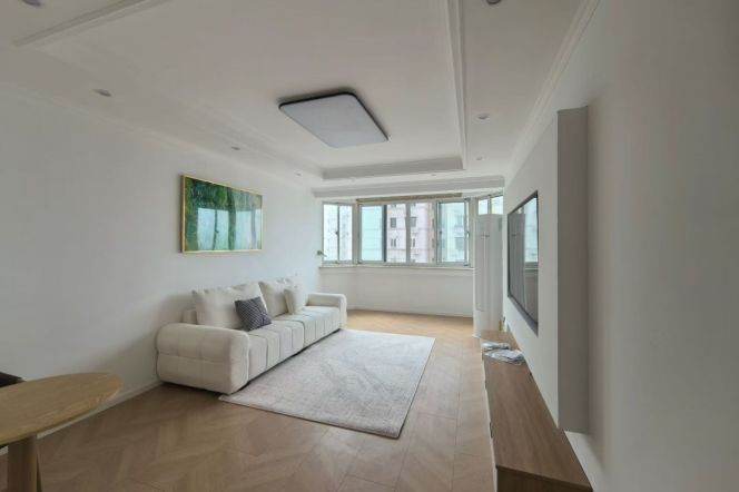 jiangsu rd elevator 1BR/living room@L2/11