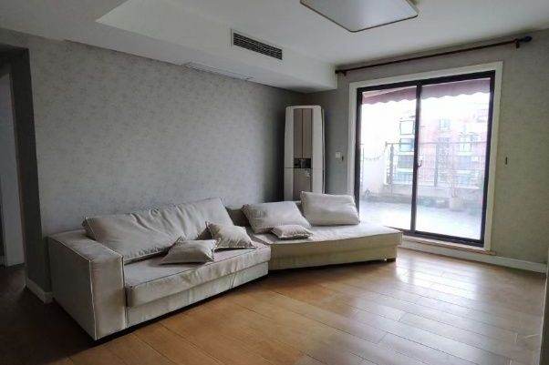 line9 hechuan rd. station2beds1bath big terrace