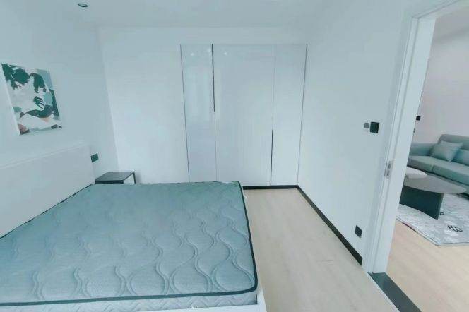 West Nanjing rd station one bedroom