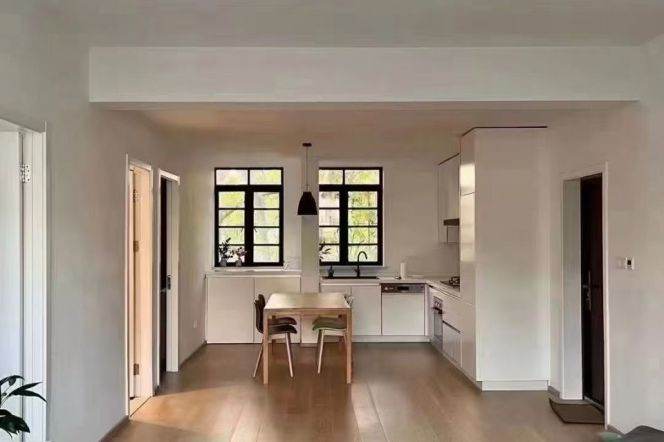 2 Brs with Open Balcony/Floor heating/Dish washer, 110 sqm, Historical building @ Hengshan metro L1