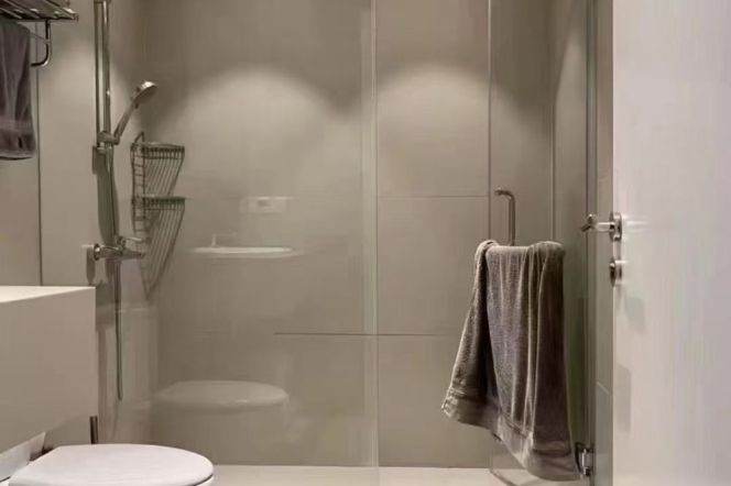 Hengshan Road Public Housing, a historical protected building with an outdoor balcony