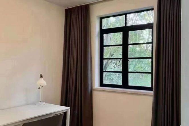 Hengshan Road Public Housing, a historical protected building with an outdoor balcony