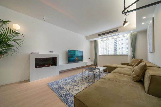 1 Big Br with Open Balcony/Central ac/Floor heating, 110 sqm @ Dapuqiao station L9