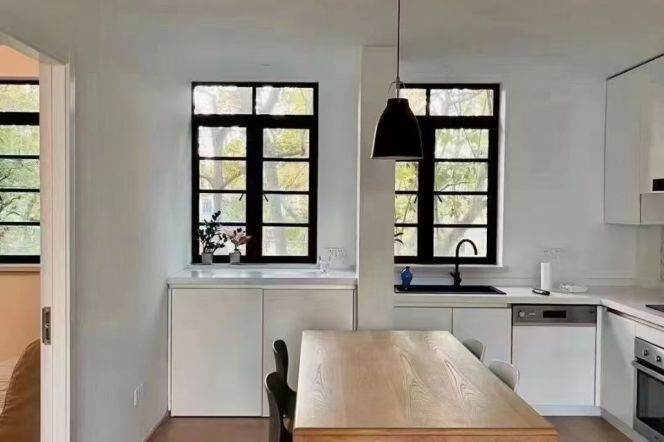 2 Brs with Open Balcony/Floor heating/Dish washer, 110 sqm, Historical building @ Hengshan metro L1