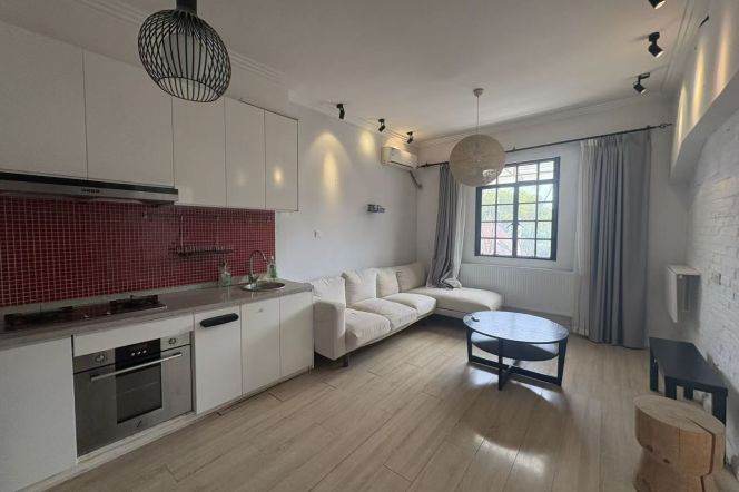 Changshu rd 2BR apartment with balcony