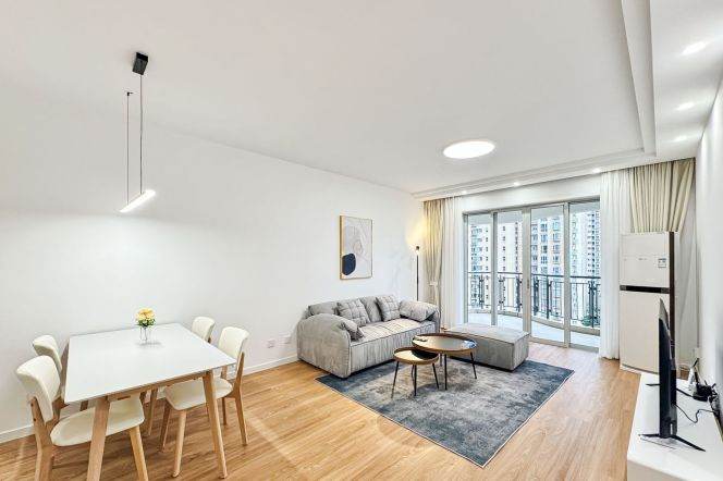 modern 2brs open balcony nice furniture beside Su zhou river international compound 18.5K