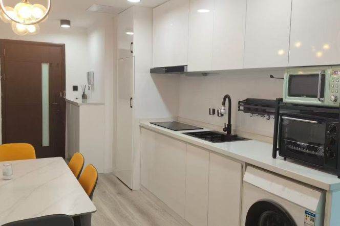 Modern 1Br/1Lr/1Bt apt nr Jingan temple,M2/7/14