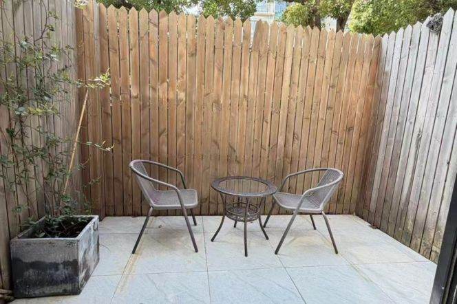 Modern 1br/60sqm & backyard @Zs Park & Line 2/3/4