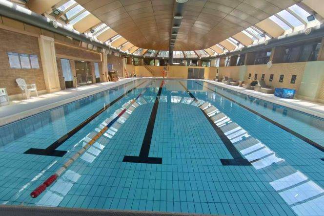 Modern 1 bedroom with balcony and floor heating in Jing an, 