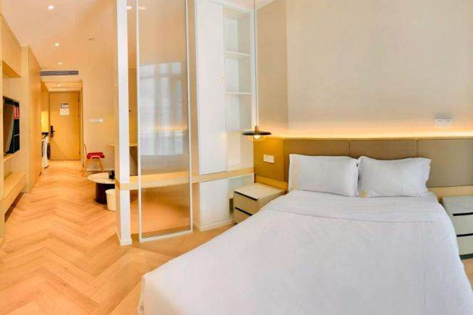 Brilliant one bedroom serviced apt+Floor Heating+oven Nr L7/13/14 Jing'an