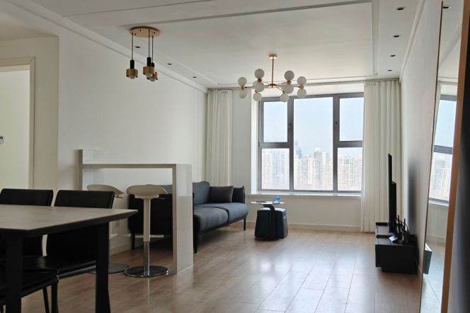 Elevator Spacious 2Br/2Lr/1Bt Close to L2/11 Jiangsu Rd Station 