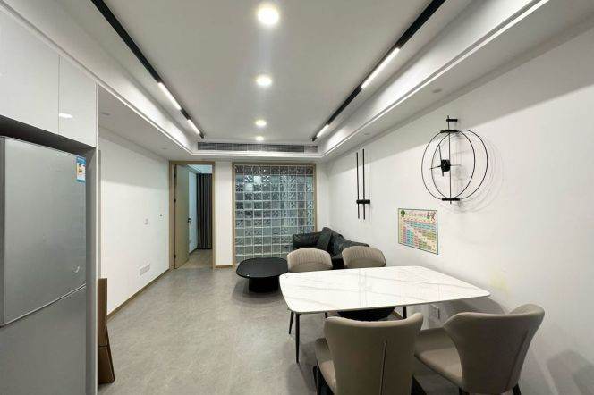 Spacious 2Br/2Lr/1Bt with Floor Heating@L2/7/14 Jing’an Temple Station 