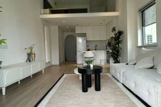 Modern 2brs/2living & terrace/loft @S Shanxi Rd & Line 1/10/12