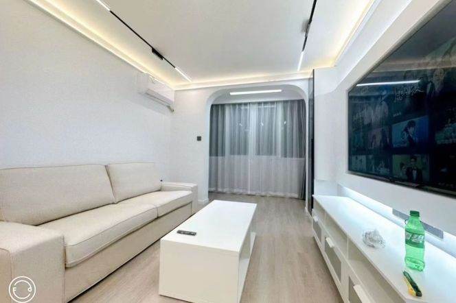 Cozy 1Br/2Lr/1Bt Close to L2/15 Loushanguan Rd Station&L2/3/4 Zhongsha Park Station 