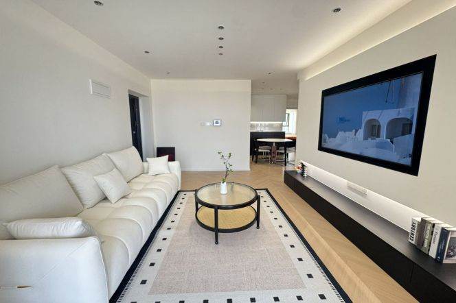 2 Brs, 2 Baths with Floor Heating/Central ac, 120 sqm @ Zhongtan metro L3&4