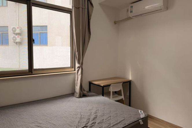2BR with elevator near line 8&12 and convenient to Fu'dan Uni can long and short lease