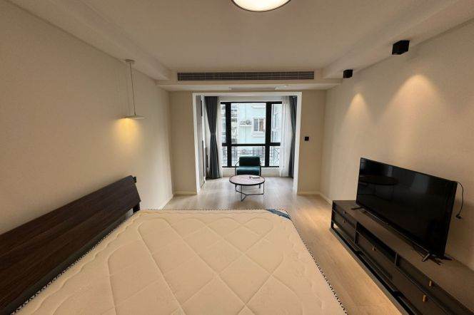 2 Brs with Floor heating/Central ac/Oven/Dish washer, 100 sqm @ west Nanjing metro L2