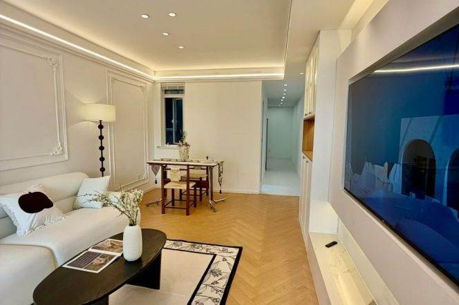 Elevator Spacious 1Br/2Lr/1Bt Close to L2/3/4 Zhongshan Park Station 