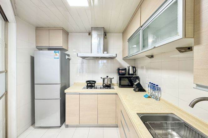 modern 2brs open balcony nice furniture beside Su zhou river international compound 18.5K