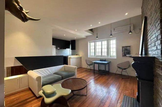 Full furnished 2br/2baths & oven/loft @W Nanjing Rd metro