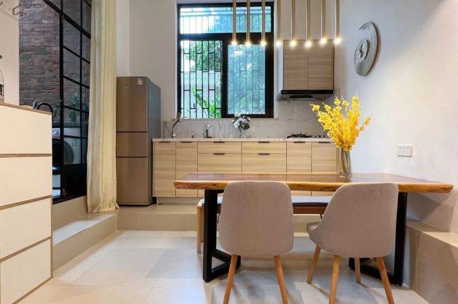 Private Yard 2+1BR APT Fuxing(w) Rd  only 11.5k