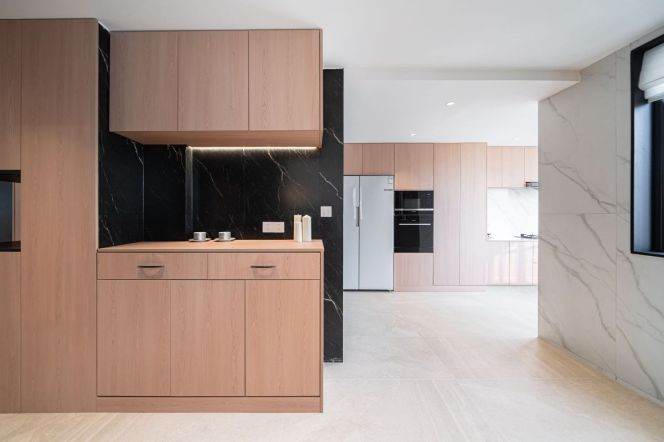 Modern 3brs with balcony and floor heating beside Century Park