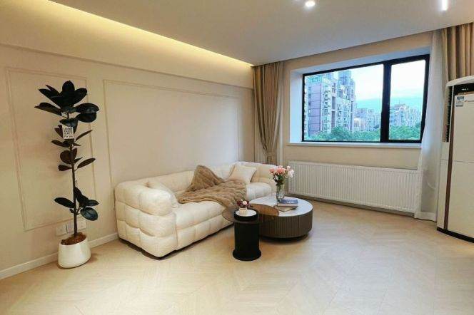 2 Brs, 3 Baths with Floor heating/Oven/Dryer, 130 sqm @ Shuicheng metro L10