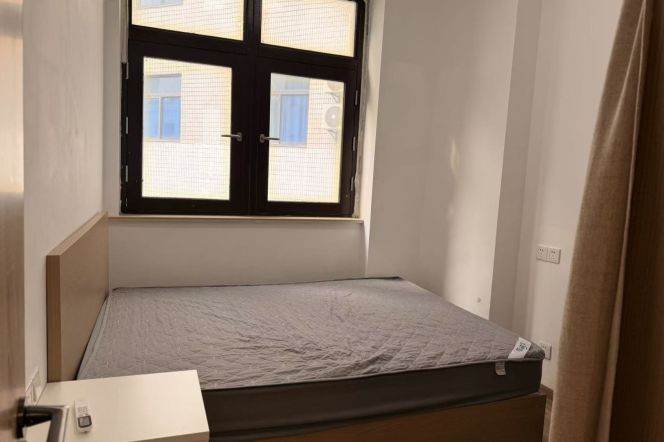 2BR with elevator near line 8&12 and convenient to Fu'dan Uni can long and short lease