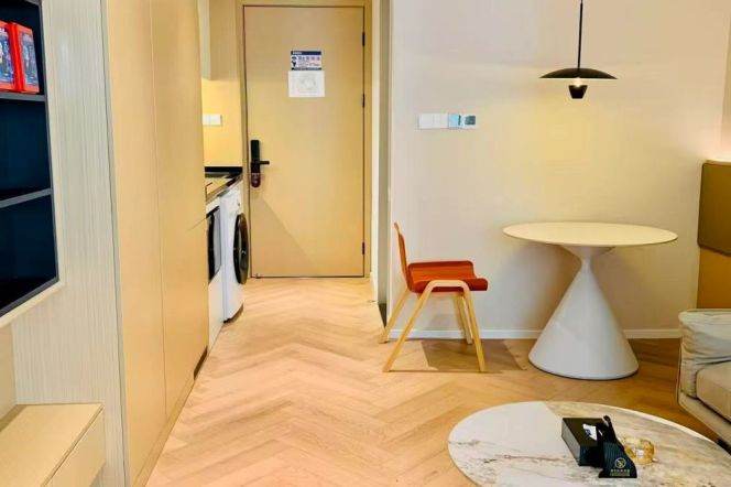 Brilliant one bedroom serviced apt+Floor Heating+oven Nr L7/13/14 Jing'an