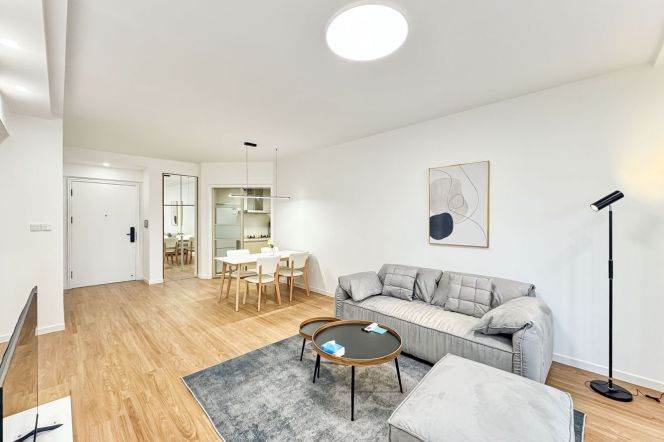 modern 2brs open balcony nice furniture beside Su zhou river international compound 18.5K