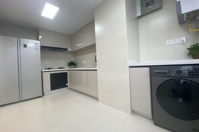 modern 3brs floor heating nice view modern furniture beside Huang pu river Lujiazui26.3K