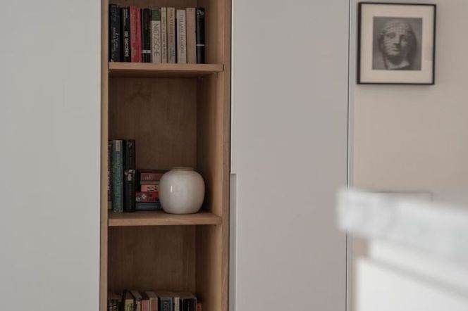 2 Brs, 2 Baths with Open Balcony/ Wall heating/Dish washer, 140 sqm @ West Nanjing metro L2