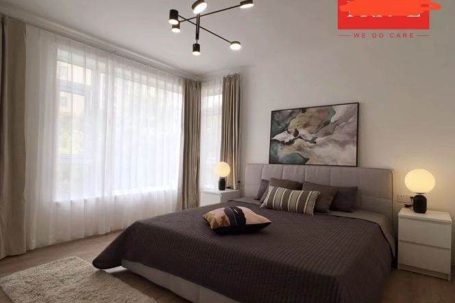 modern 3brs floor heating modern furniture in best compound Xujiahui only 21.5K