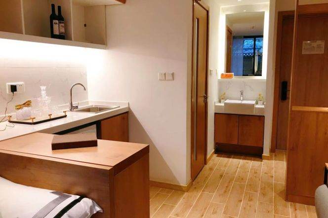 1Studio with large terrace near line 18 Fu'dan University can long and short term lease