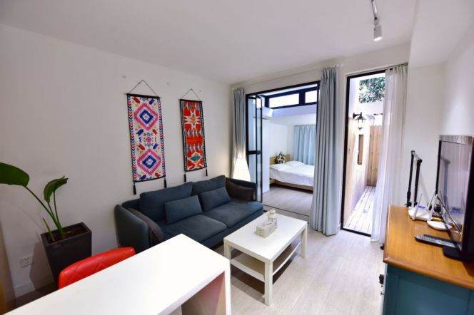 Modern 1br/2living & backyard/heating @ Century Avenue & Line 2/9/14