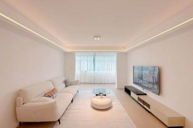 2+1br, subway L4Tangqiao&L4.6Lancun , big windows, balcony,12k