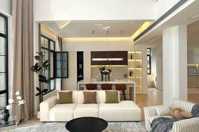 brand new  modern 5brs outdoor pool in big garden floor heating near international schools