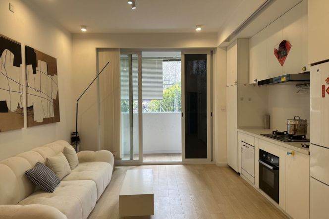 1br-Nandan East Road - 2 minutes to Line 1/9/11 - Xu Jiahui