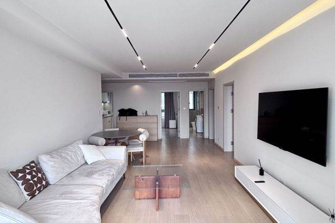 3Bdrs 2Baths Apt/Bright&Spacious /Line2 Weining Rd /Beixinjing/Good View/elevator