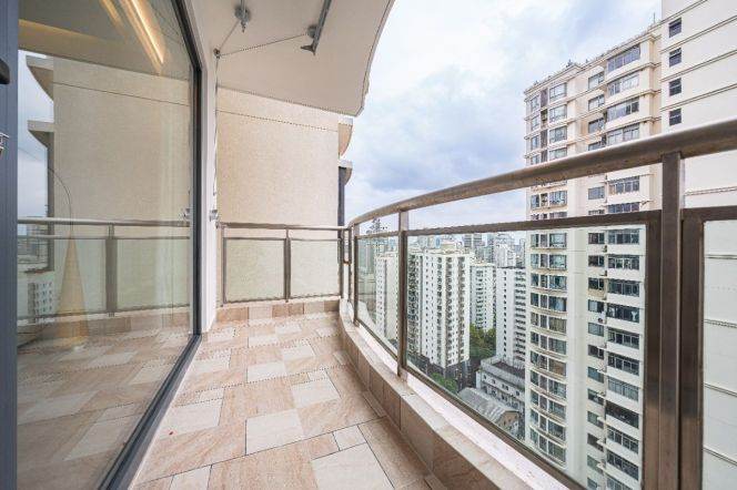 Central Xujiahui brand new modern 3br 2bt apt balcony