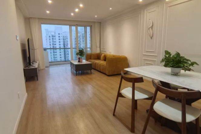 modern 2brs open balcony floor heating only nice view beside Huang pu river only 17.5K