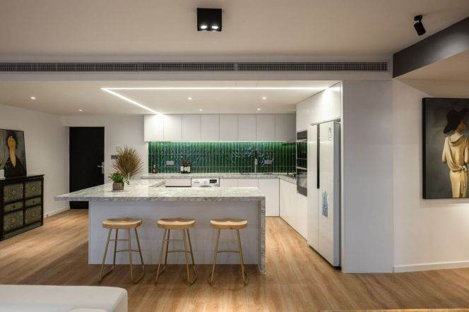 nice 3 brs big living room open kitchen floor heating near Jiang su road 26.8K