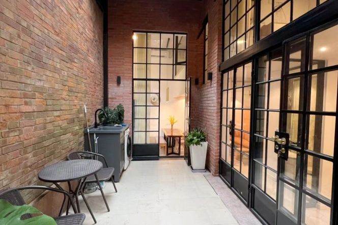 Private Yard 2+1BR APT Fuxing(w) Rd  only 11.5k