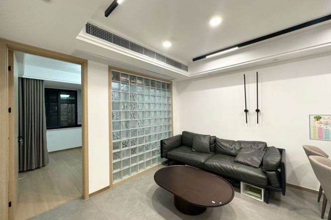 Spacious 2Br/2Lr/1Bt with Floor Heating@L2/7/14 Jing’an Temple Station 