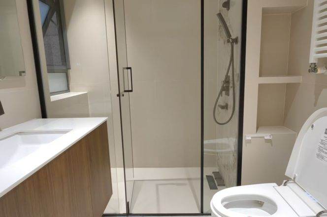 Big terrace 2bedrooms apt+Heating+Central AC+oven+dryer @Xujiahui