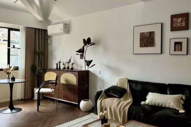 Xintiandi 2BR apartment