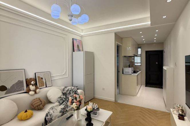 Cozy 1Br/2Lr/1Bt+Lovely Yard Close to L3/4/10 Hongqiao Rd Station 