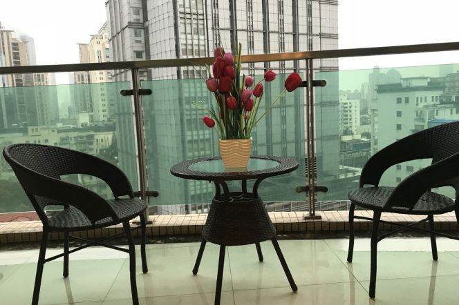 Modern 1 bedroom with balcony and floor heating in Jing an, 