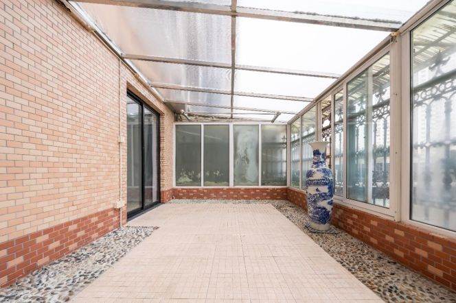 2BR 2BA 130m² with Private Terrace Nr Hongqiao Road Station